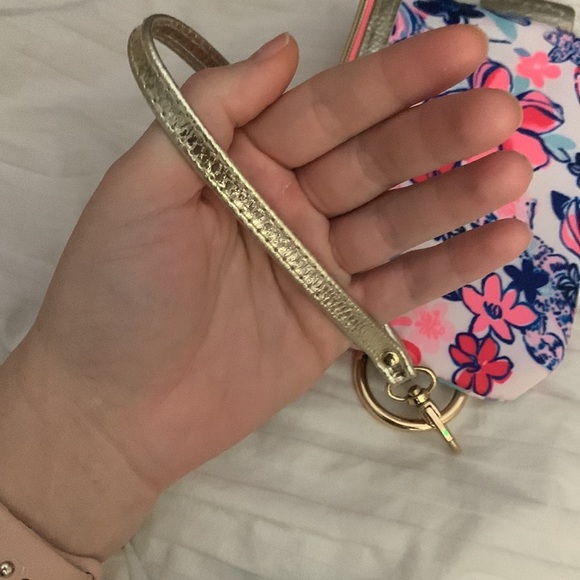Lilly Pulitzer wristlet, change purse, and fits some phones! NWOT - Picture 8 of 12